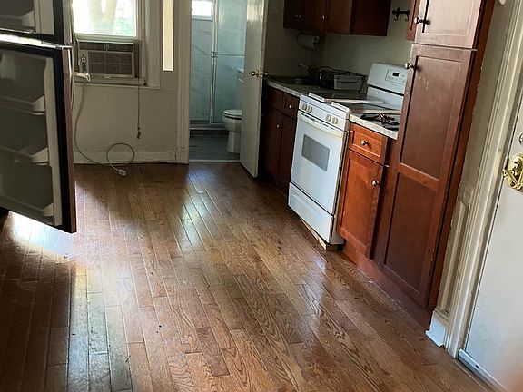 4th image of 37-07 24th Ave #1