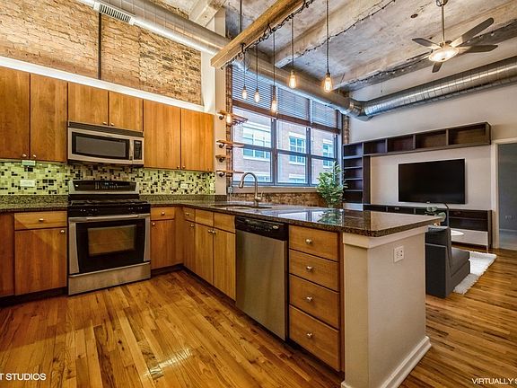 5th image of 1735 N Paulina St #319