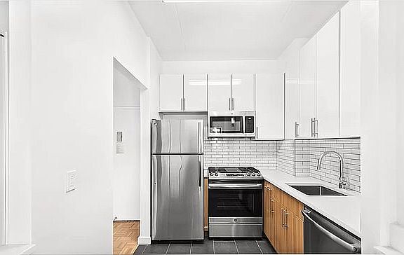 2nd image of 227 E 28th St APT 5D