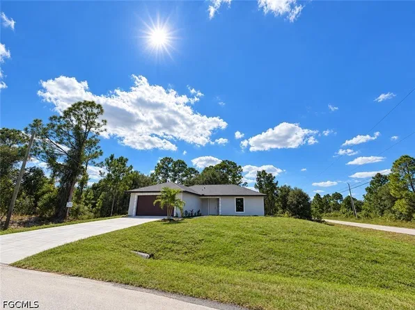 823 McKinley Ave, Lehigh Acres, FL 33972
