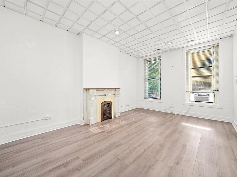 911 S Loomis St #1 — Photo 5