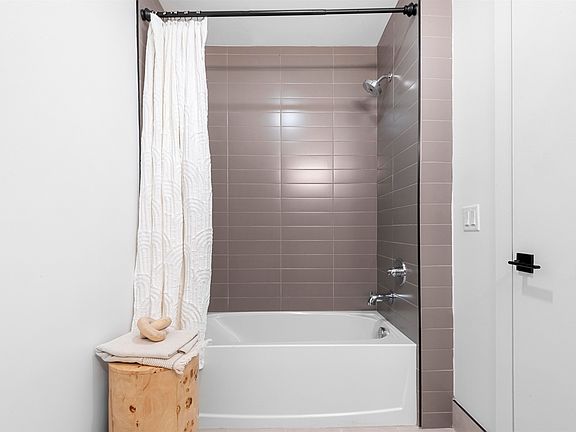 4th image of 197 Pine St #304