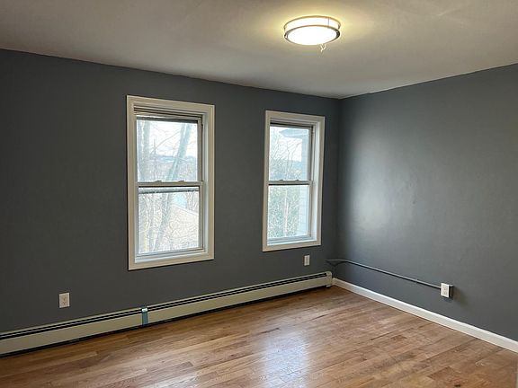 4th image of 9 Thayer Ct #6