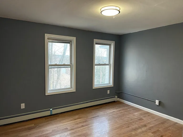 9 Thayer Ct #6 — Photo 4