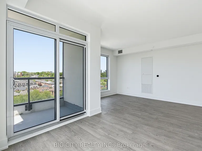 858 Dupont St #705 — Photo 5