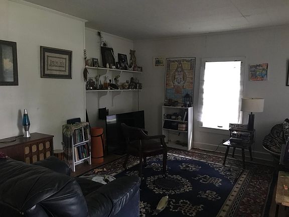 3rd image of 1108 N Woodburn Ave