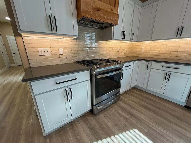 1220 W Spring Ln — Photo 11