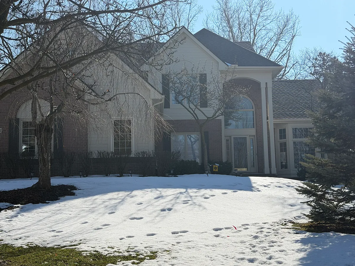 Building Photo - Red Oak Dr