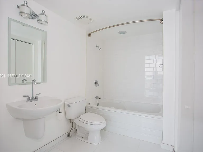 690 SW 1st Ct #Penthouse I20 — Photo 9