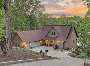 382 Forked Leaf Rd, Cleveland, GA 30528