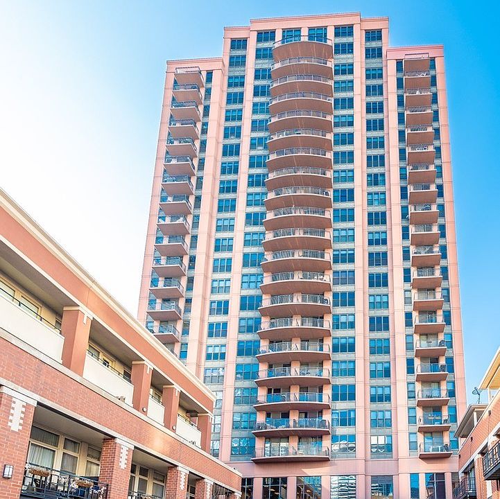 1st image of 330 N Jefferson St APT 402