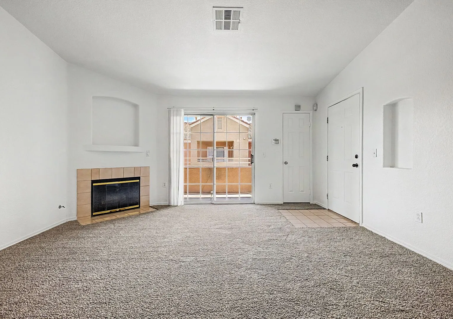 *2 Weeks Free Rent For Qualified Applicants With Immediate Move In Hcvp Considered! *Cute Condo I... — Photo 3