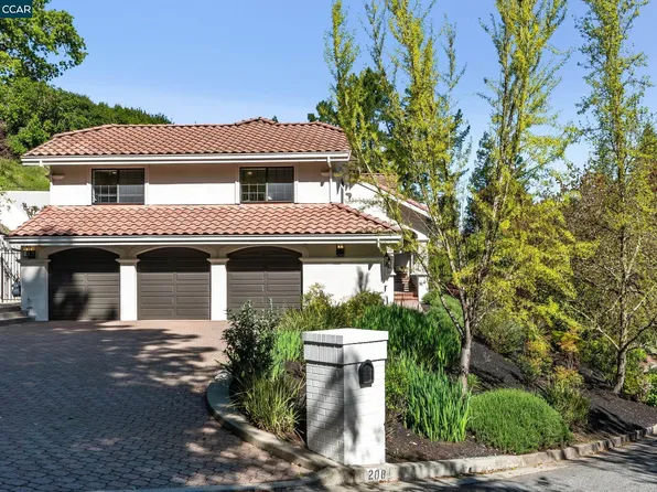 208 Valley Oaks Dr, Alamo, CA 94507