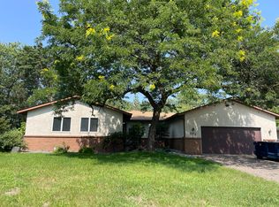 171 Maple Ln, Roseville, MN 55113