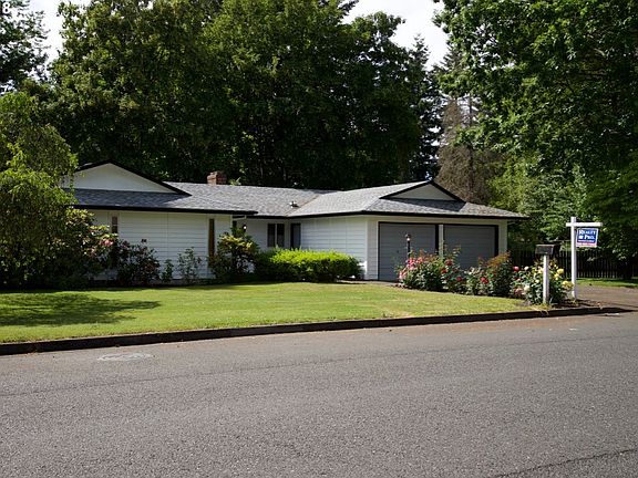 2nd image of 2906 NE 143rd Ave
