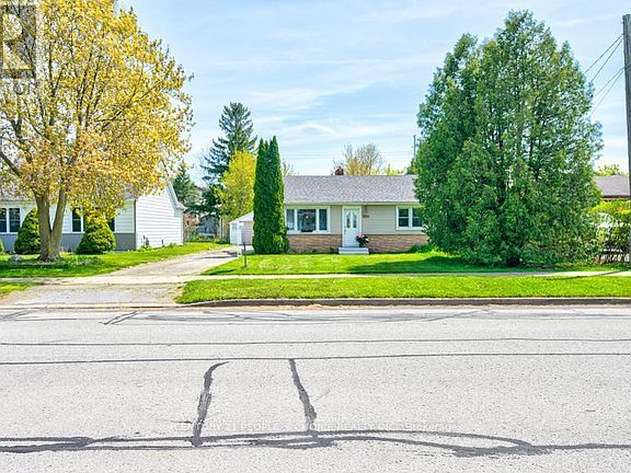 3rd image of 7684 Badger Rd