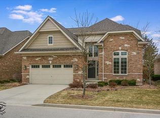 426 Greenleaf Ct, Westmont, IL