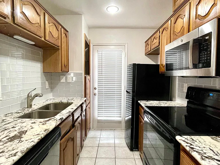 5720 Marquita Ave #7 — Photo 4