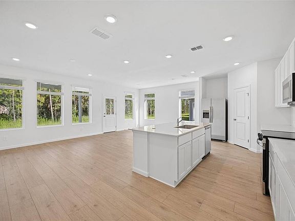 3rd image of 5087 Loggia Ln