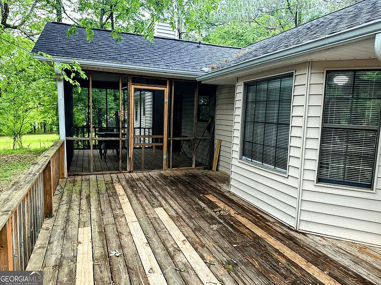 640 Hemphill Rd — Photo 21