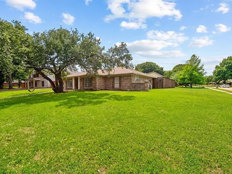 3107 Canyon Creek Dr — Photo 1