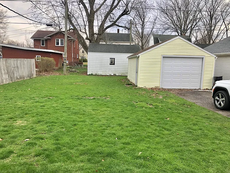 409 W Oconnor Ave — Photo 2