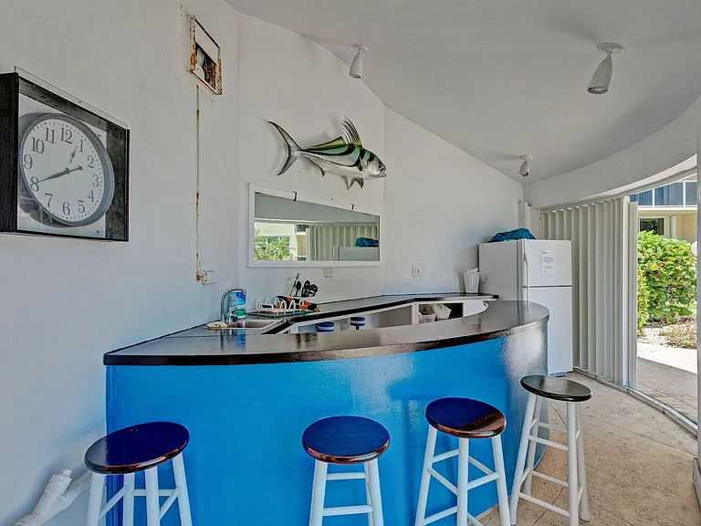 2800 N Flagler Dr #202 — Photo 39