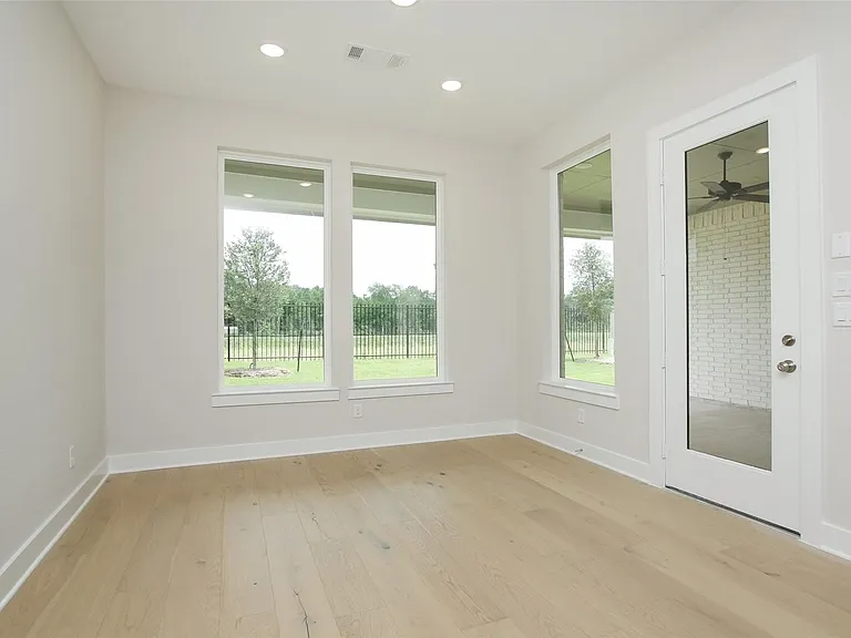 8018 Hingham Ln — Photo 20