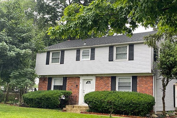 1st image of 402 Taft Pl