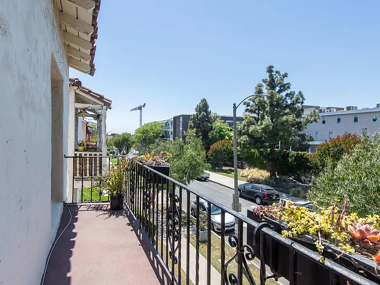 900 S Orange Grove Ave #203 — Photo 19