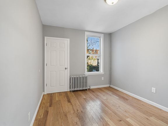 5th image of 864 Wilcox Ave #C