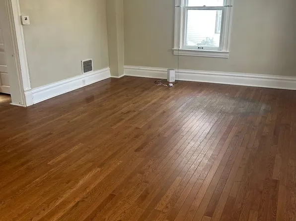 1111 Fairchild St, Iowa City, IA 52245