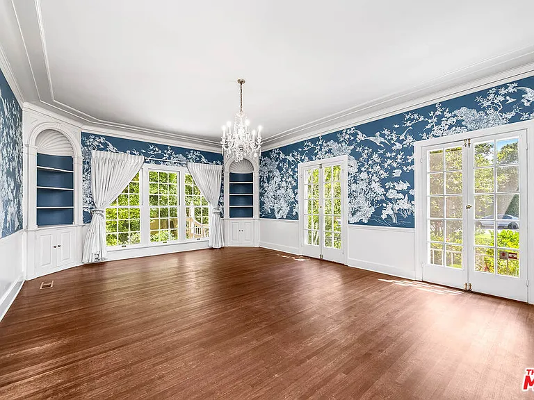809 N Bedford Dr — Photo 10
