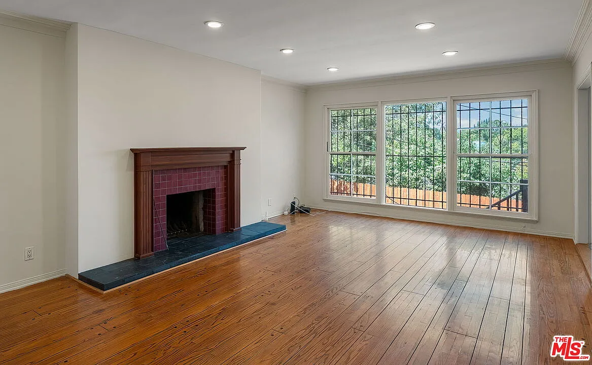 3 bed, 2.0 bath, 1935 sqft, $6,995 — Photo 3