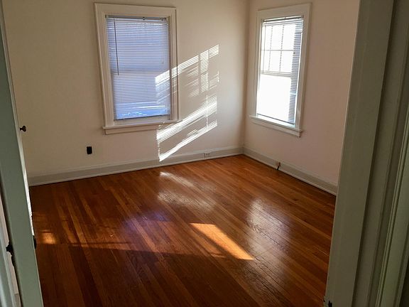 3rd image of 3542 Vista Ave