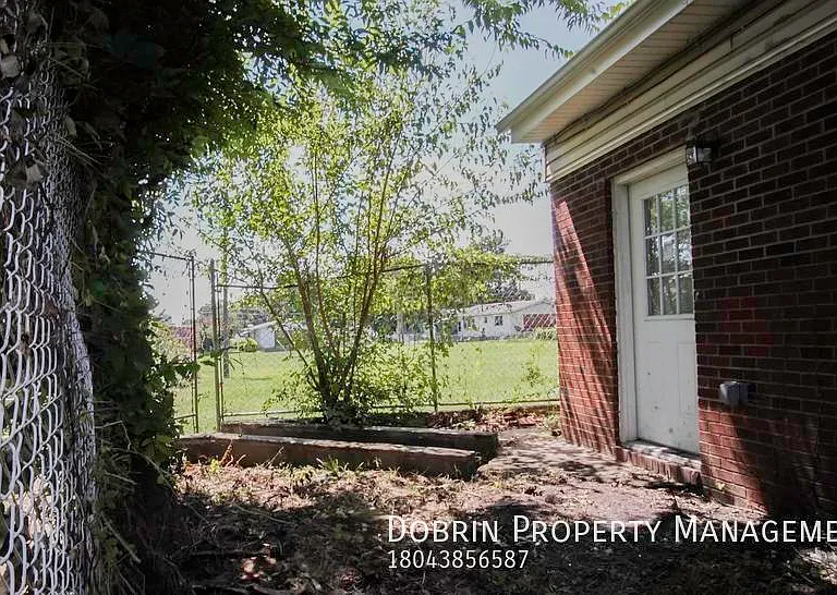 1011 Kinney St — Photo 25