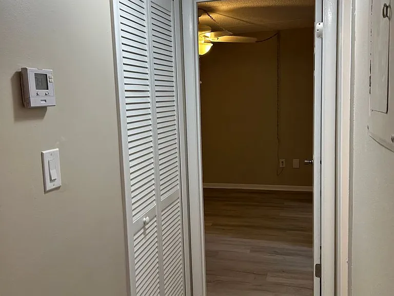 300 N Dewey St #5 — Photo 6