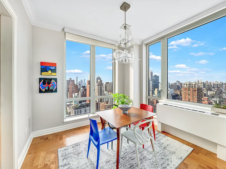401 E 60th St #33C — Photo 3