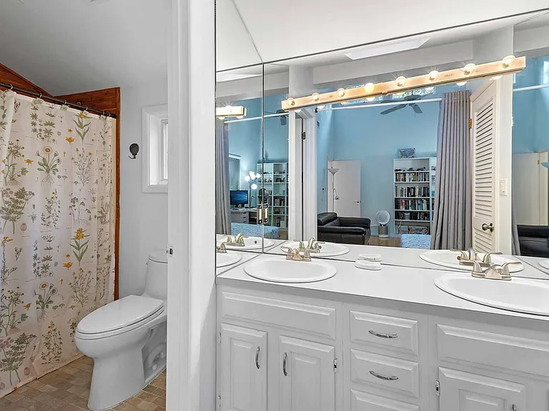 588 Pleasure Dr — Photo 11