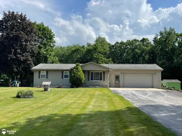 9436 Farrand Rd, Otisville, MI 48463