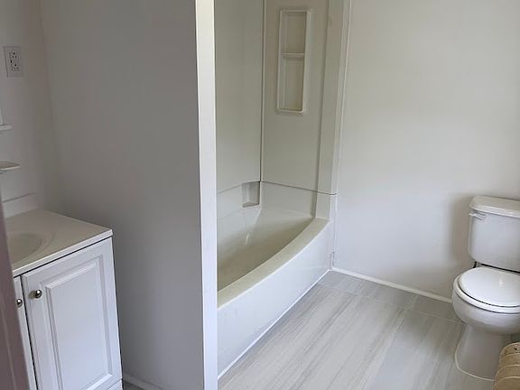 2nd image of 138 E Glenside Ave