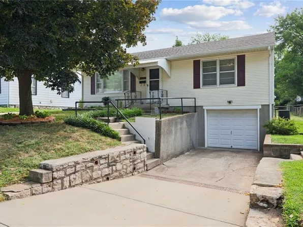 1315 S McCoy St, Independence, MO 64055