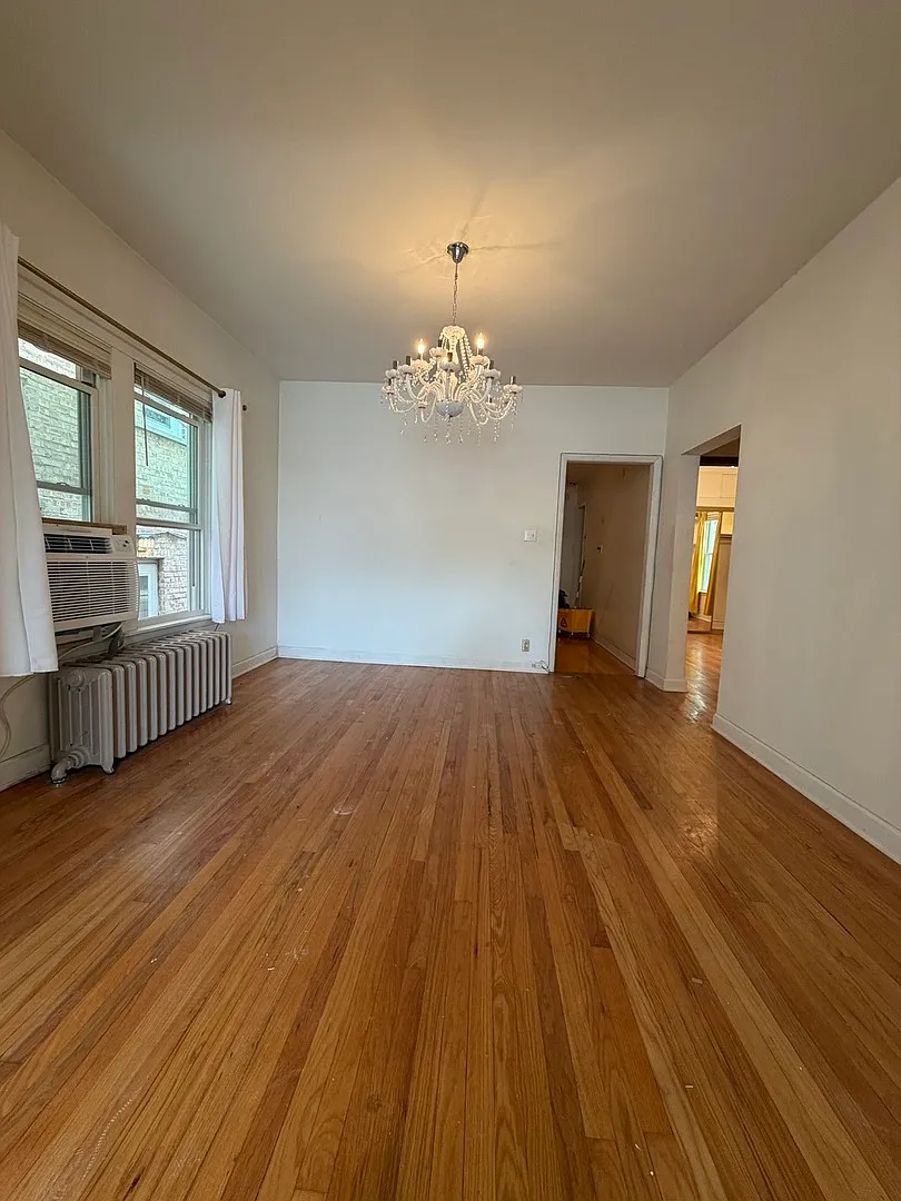 3 bed, 900 sqft, $2,100 — Photo 4