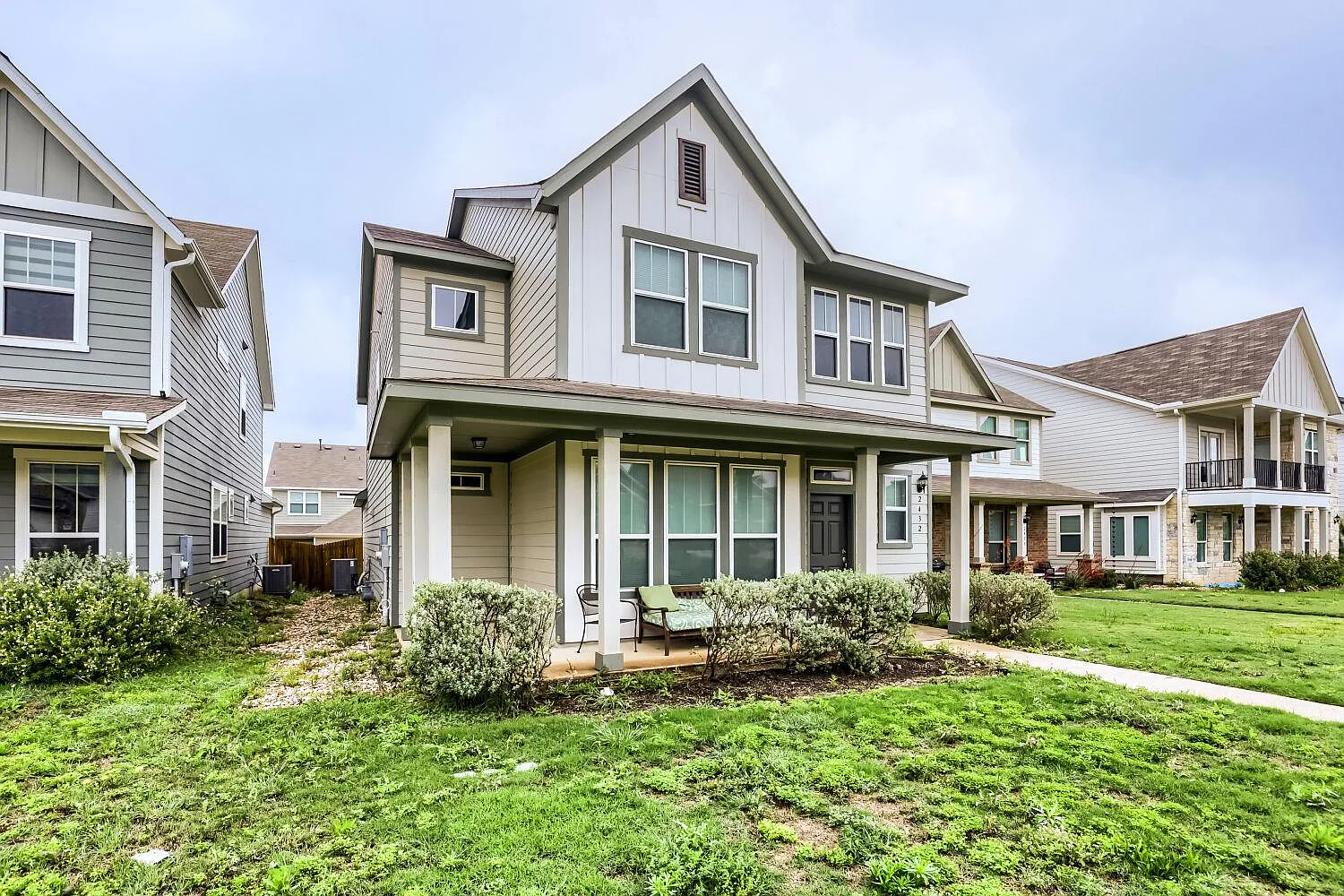 4 bed, 3.0 bath, 2434 sqft, $2,100 — Photo 4
