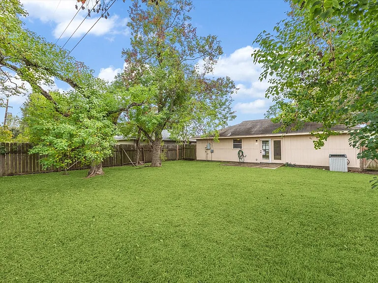 2723 N Brompton Dr — Photo 17