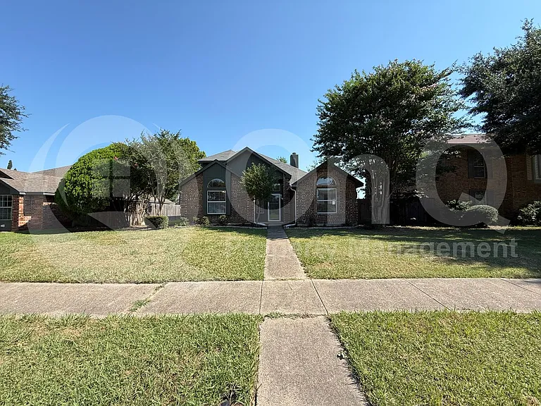 7913 Rice Dr — Photo 2