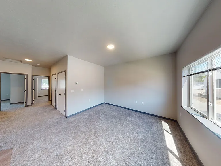 5800 Sunnybrook Plz — Photo 48