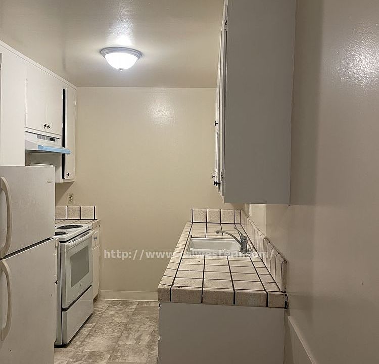 1st image of 662 E Olive Ave