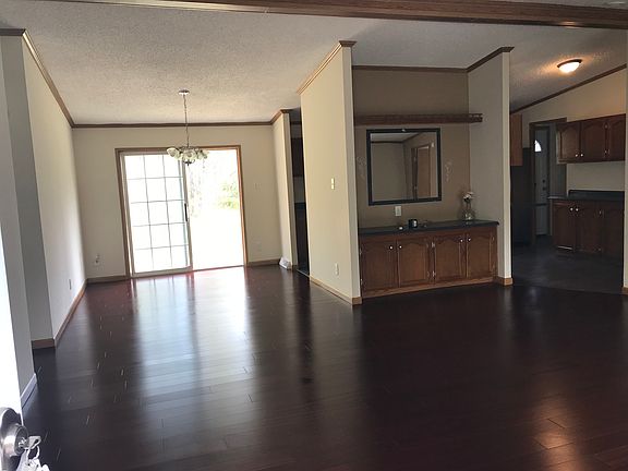 Dining/living room 