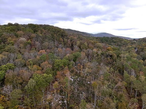 3rd image of 930 Dug Hill Rd